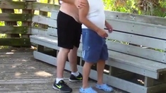 Gordito se la mete a abuelo en publico