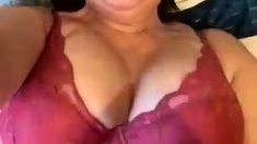 This large amateur cam girl has some very big boobs