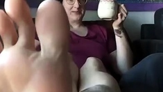 Hot amateur webcam teen masturbates for their fans