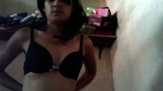 Indian Girl showing boobs on webcam